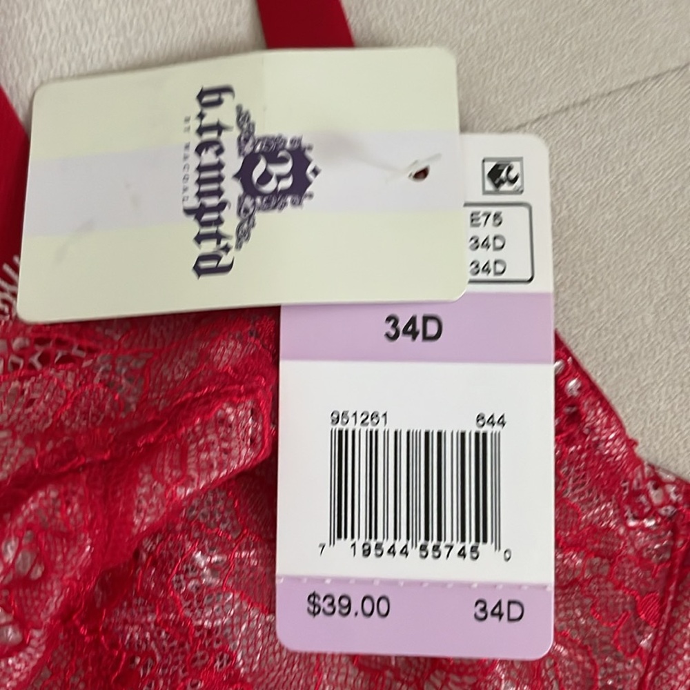 Red bra - Picture 4 of 4
